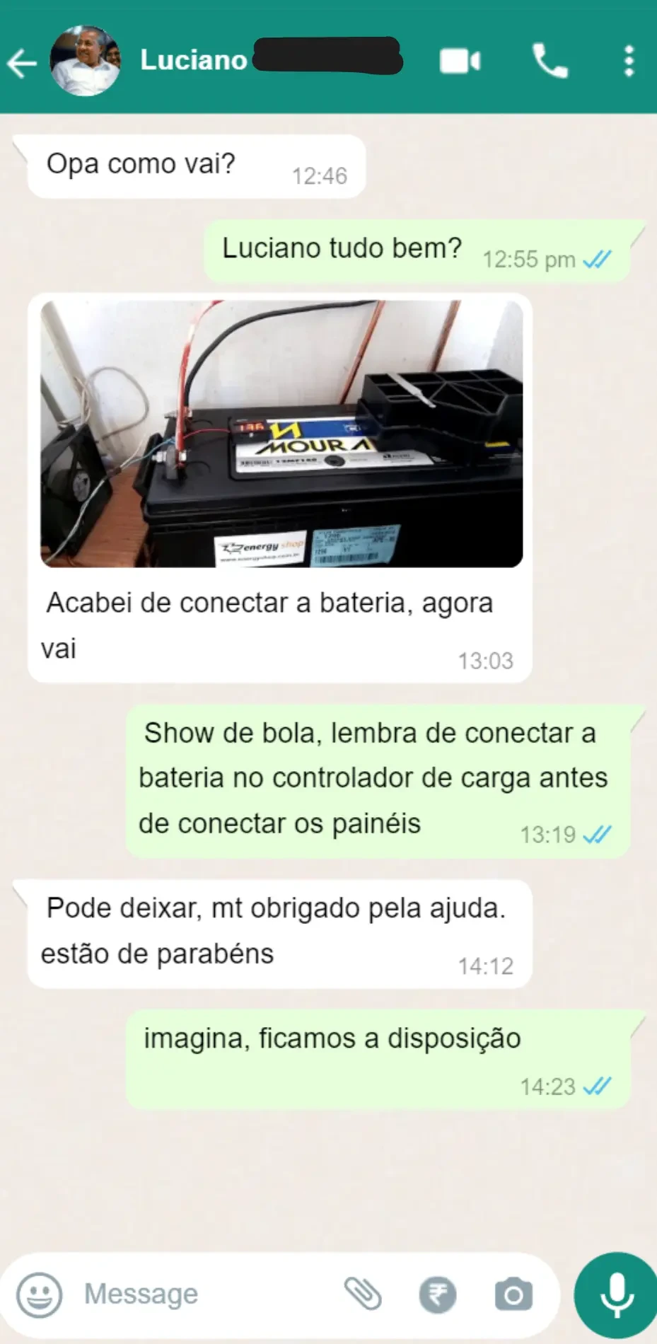 Depoimento de aluno 1 mostrando seu sistema de energia solar off grid instalado